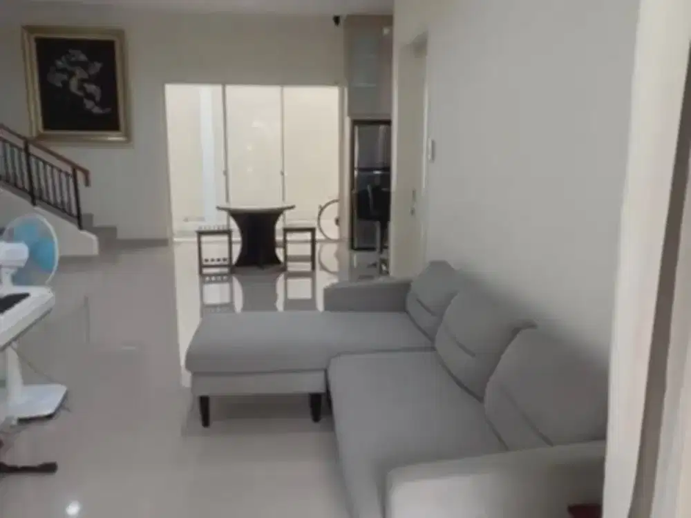 RUMAH HADAP SELATAN CLUSTER FLAMINGO THE SPRING GADING SERPONG