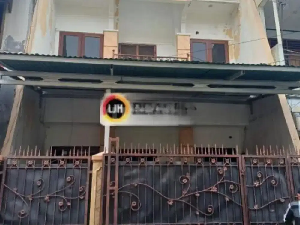 Di Jual Rumah 3 Lantai Siap Huni Lokasi Strategis di Tomang Jakarta Barat