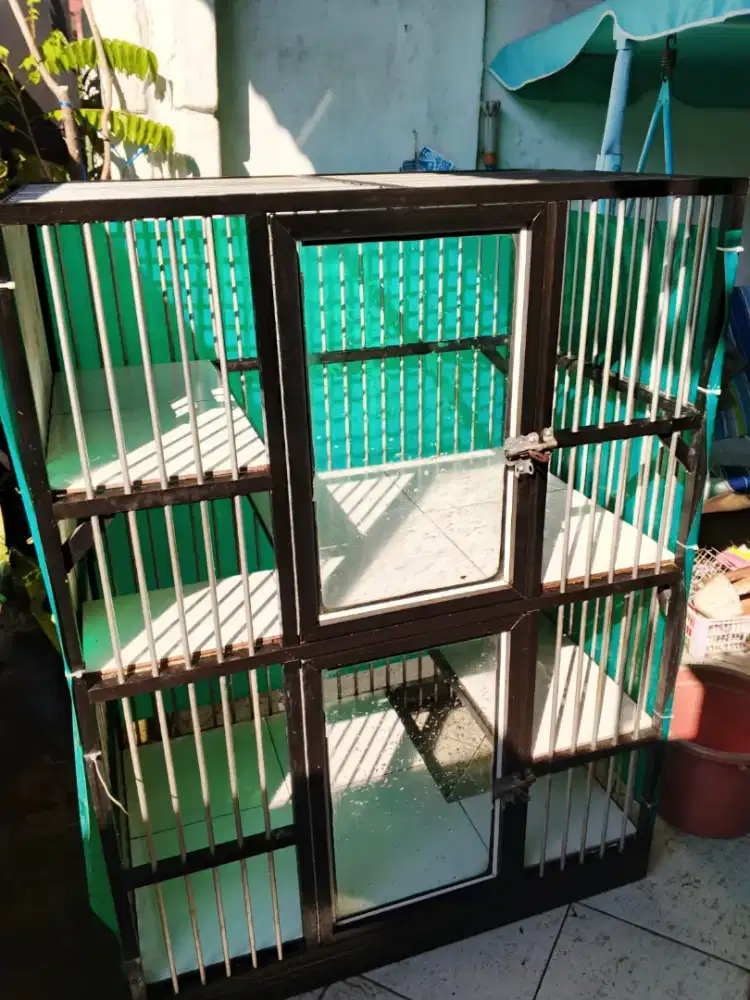 Kandang kucing hewan peliharaan