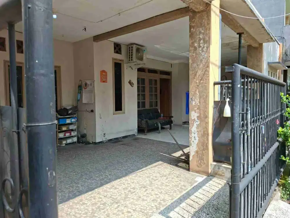 jual cepat rumah siap huni Wisma Tropodo sudah tinggi dari jalan