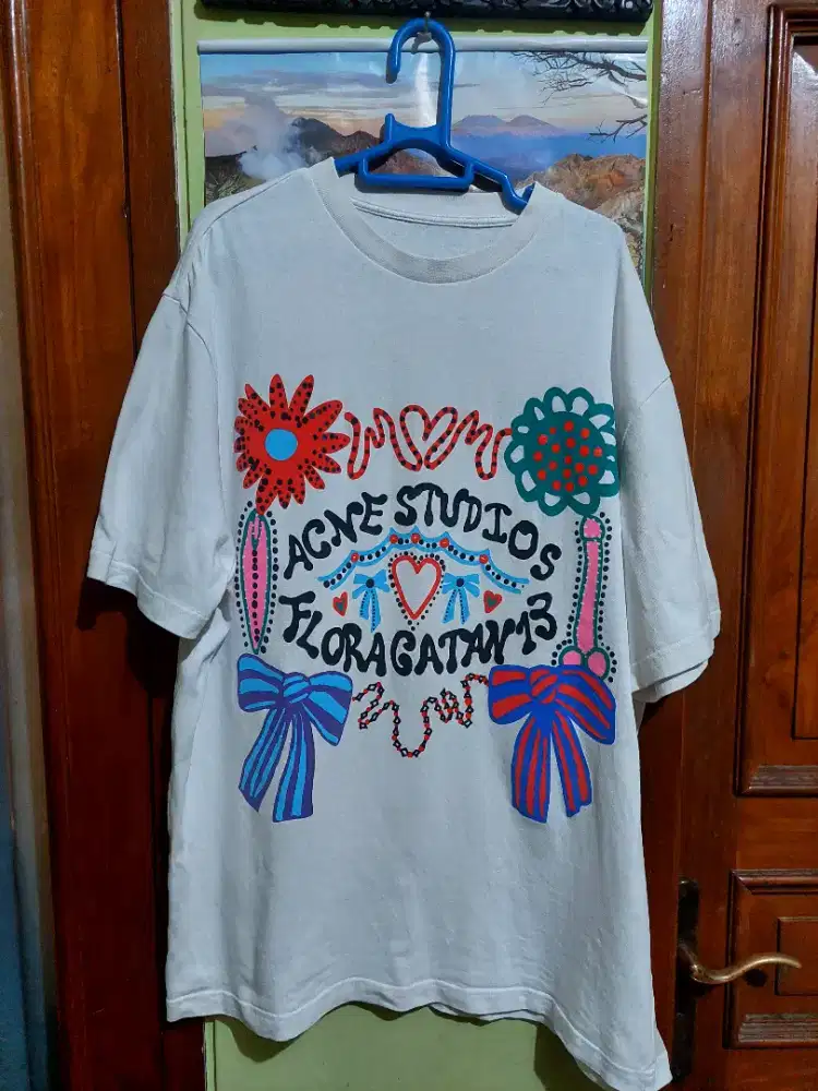 Kaos Acne Studios tag atas hilang
