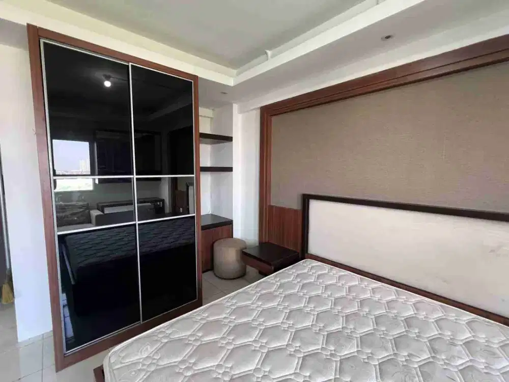 *Disewakan Apartemen Puncak Kertajaya*
Tower B
Lantai 9
2BR jadi 1BR
Luas 36m 
Ruangan los
Kt 1
Km 1
Timur
Furnish
View city
Harga 25jt per thn