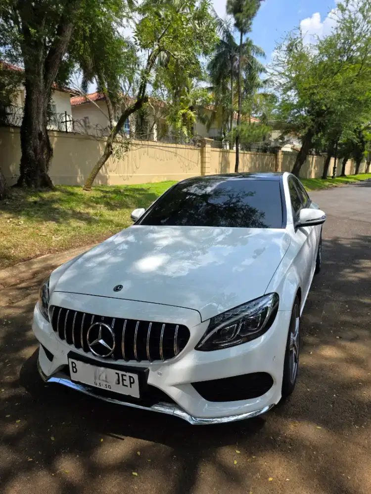 Mercedes-Benz C300 2.0 AMG Line | 2018 | White