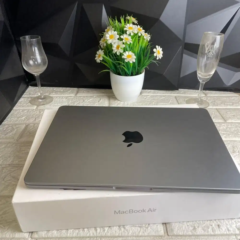 macbook air M2 8/512gb fullset minus dikit bisa COD