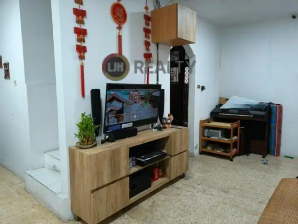 Dijual Rumah Kost 3 Lantai Dalam Komplek Lokasi Strategis di Tomangjakarta Barat