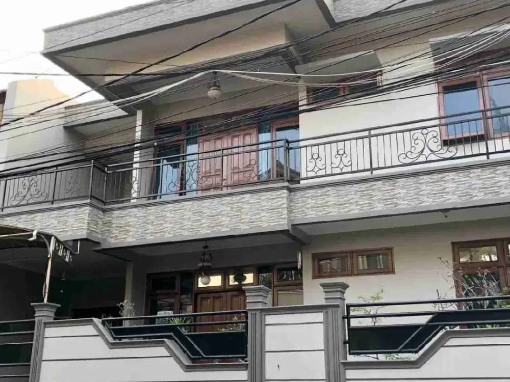 DIJUAL  Rumah 2 lantai di Jaticempaka Pondok Gede bekasi