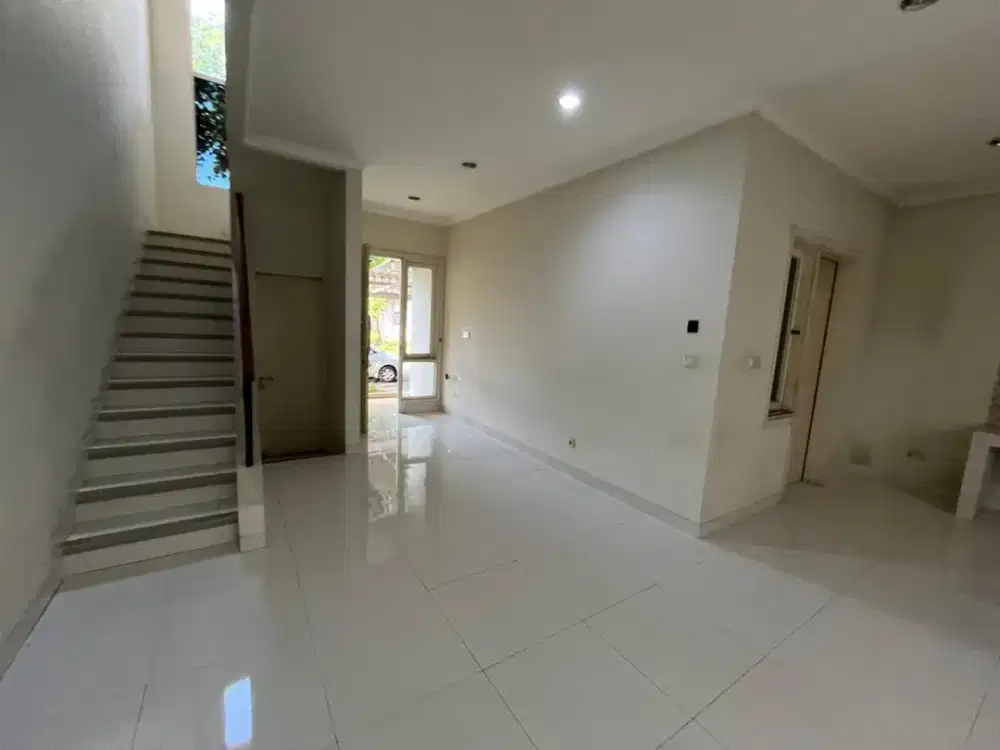 Disewakan Cepat Rumah Dekat Kawasan Kuliner dan Pendidikan di Cluster Volta Gading Serpong