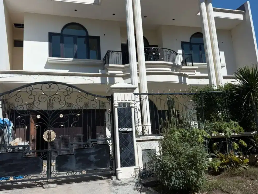 Rumah Pakuwon City dkt grand island dan virginia regency Surabaya Timur