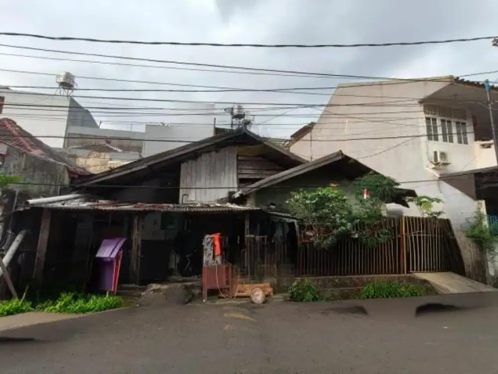 Di Jual Rumah Tua Lokasi Strategis di Tomang, Jakarta Barat
