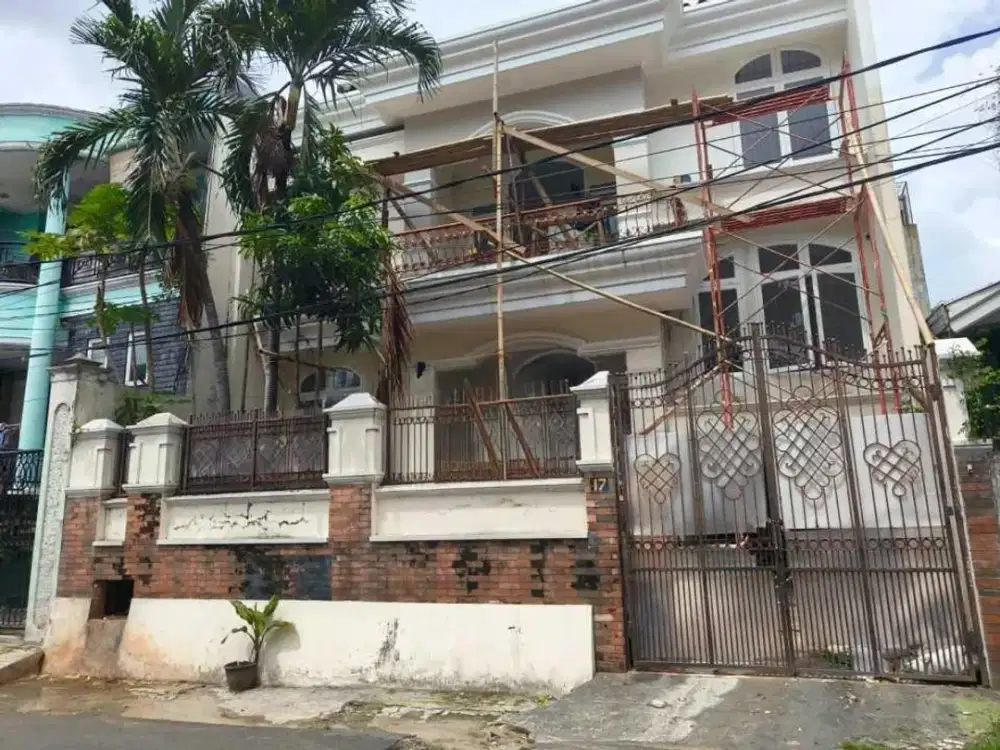Di Sewakan Rumah Baru Renovasi Bagus Lokasi Premium Dalam Komplek di Tomang, Jakarta Barat