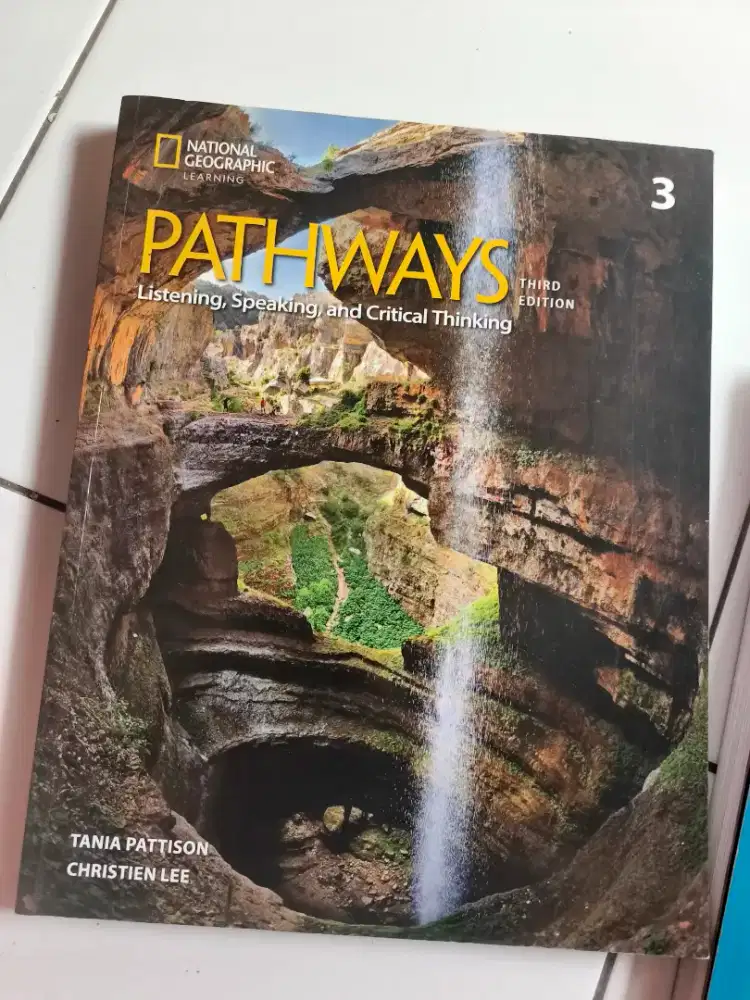 Buku Pathways, Listening