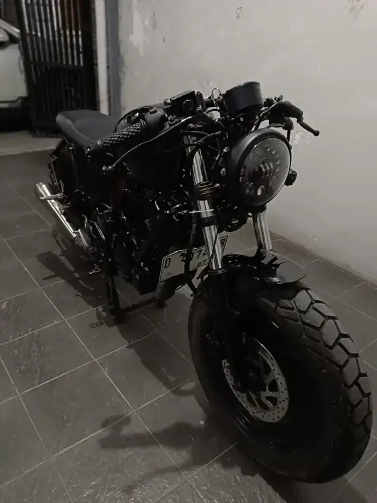 DiJUAL MOTOR CUSTOM BRATCAFE