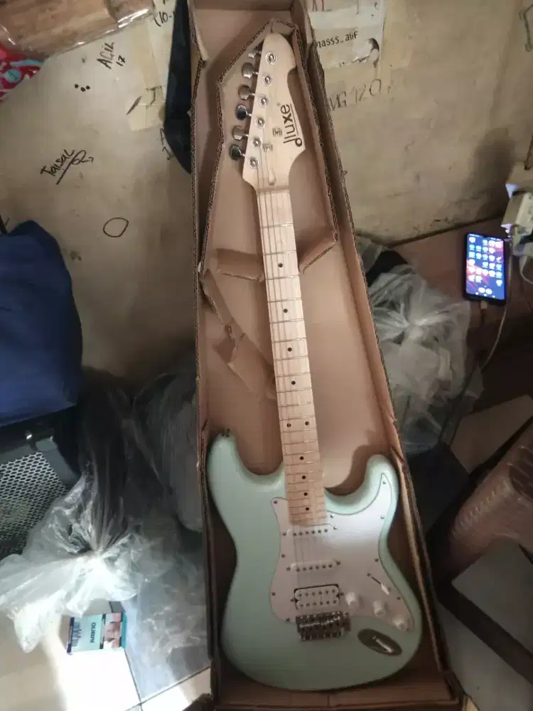 Gitar dluxeori elektrik