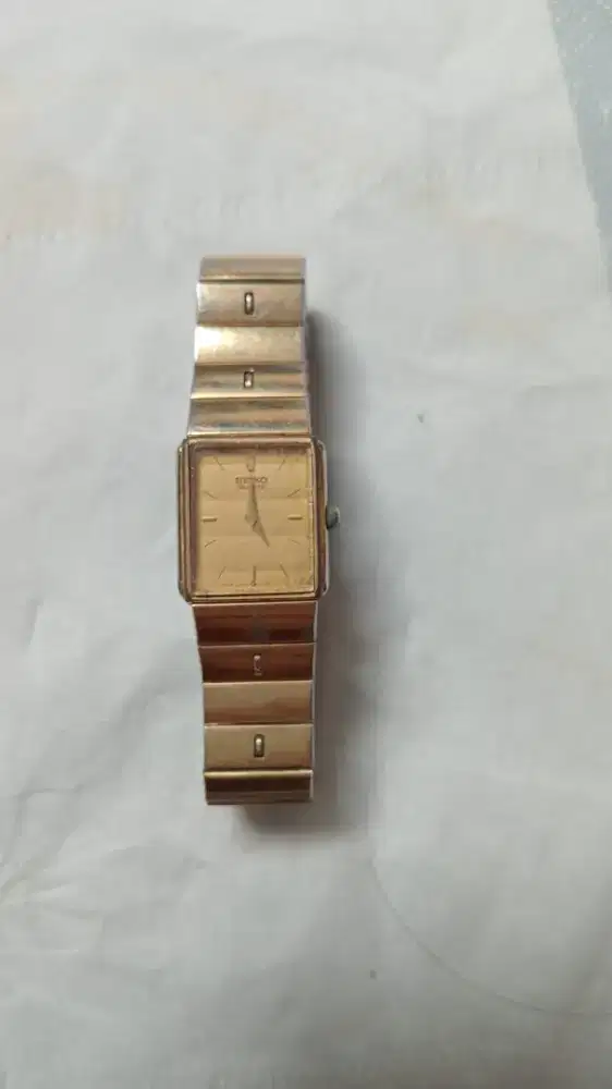 Jam Tangan SEIKO TANK QUARTZ.