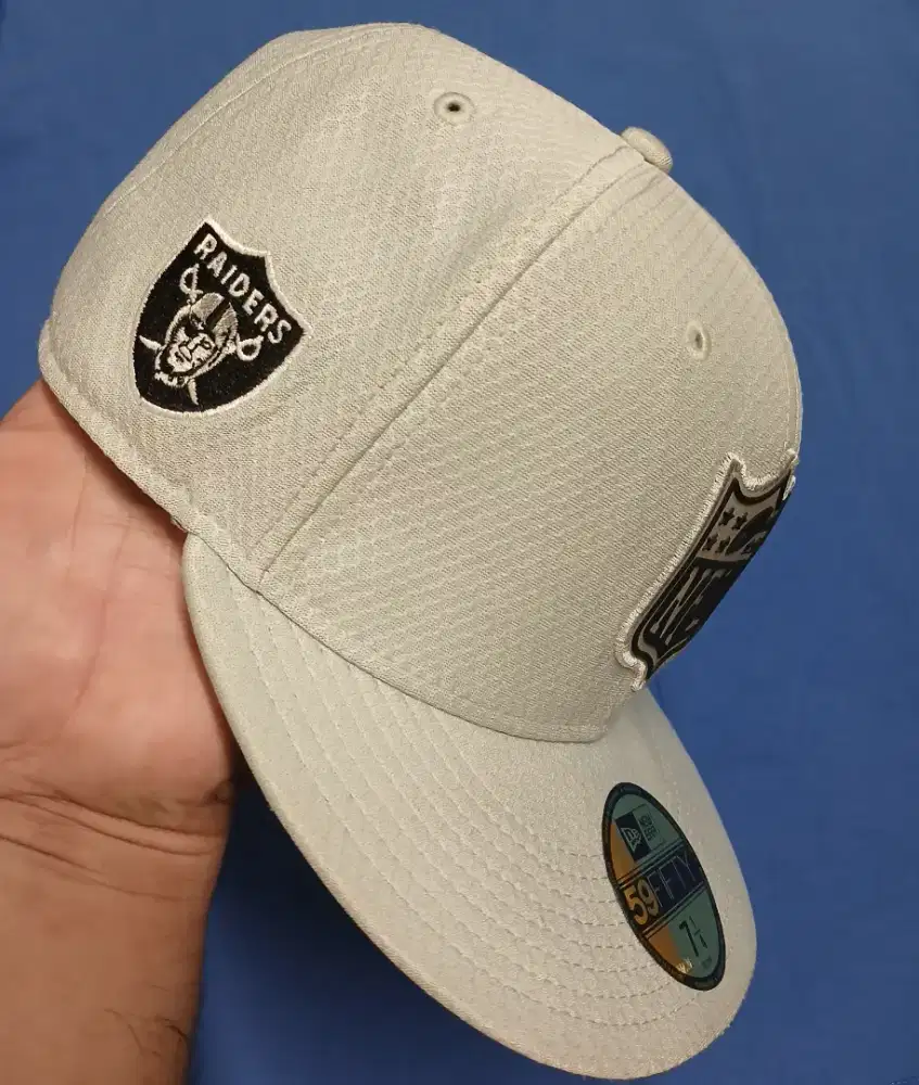 Topi New Era x NFL RAIDERS tidak adidas