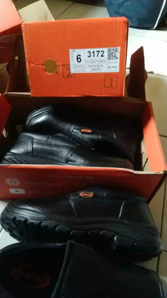 Dr.Osha (freedom slip on) sepatu safety