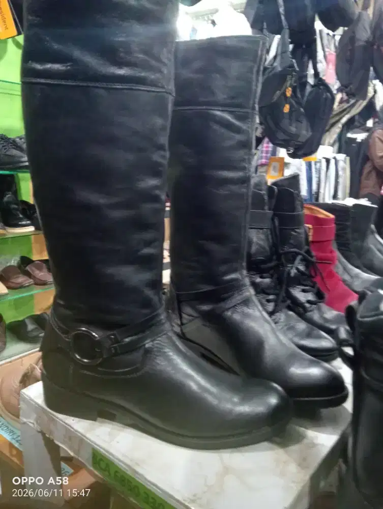 Sepatu long boot wanita no 38