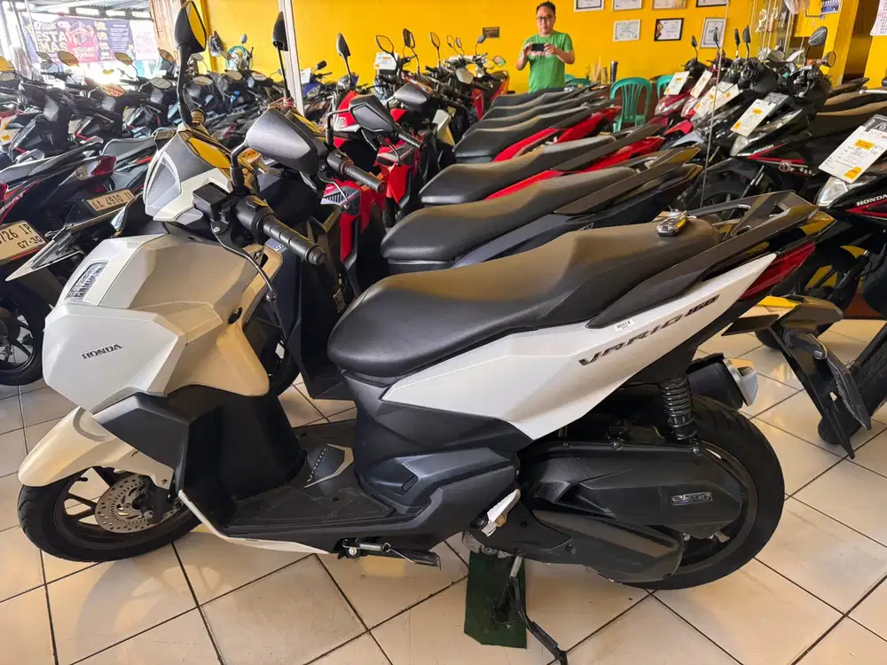 Honda Vario 160 ABS kondisi seperti baru