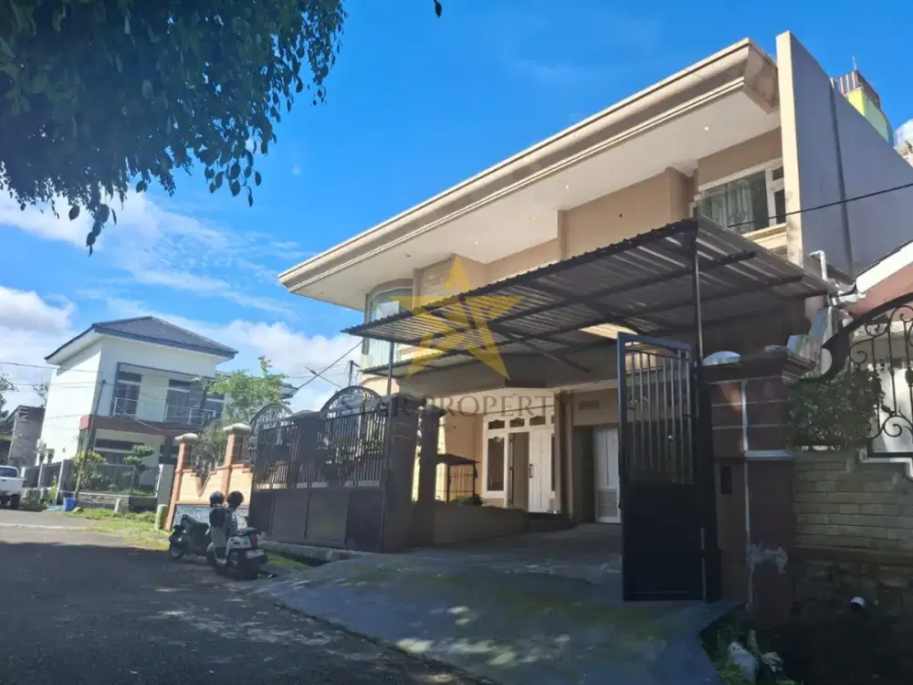 DIJUAL RUMAH MEWAH BALIKPAPAN BARU BB TENGAH KOTA - LT 309 m2 LB 325 m2, SEMUA KAMAR KAMAR MANDI DALAM