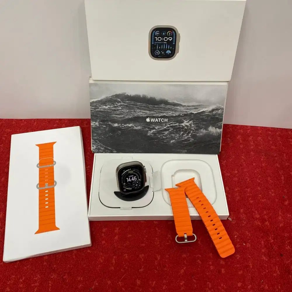 Apple Watch Ultra 2 49mm Titanium Orange Ocean Band