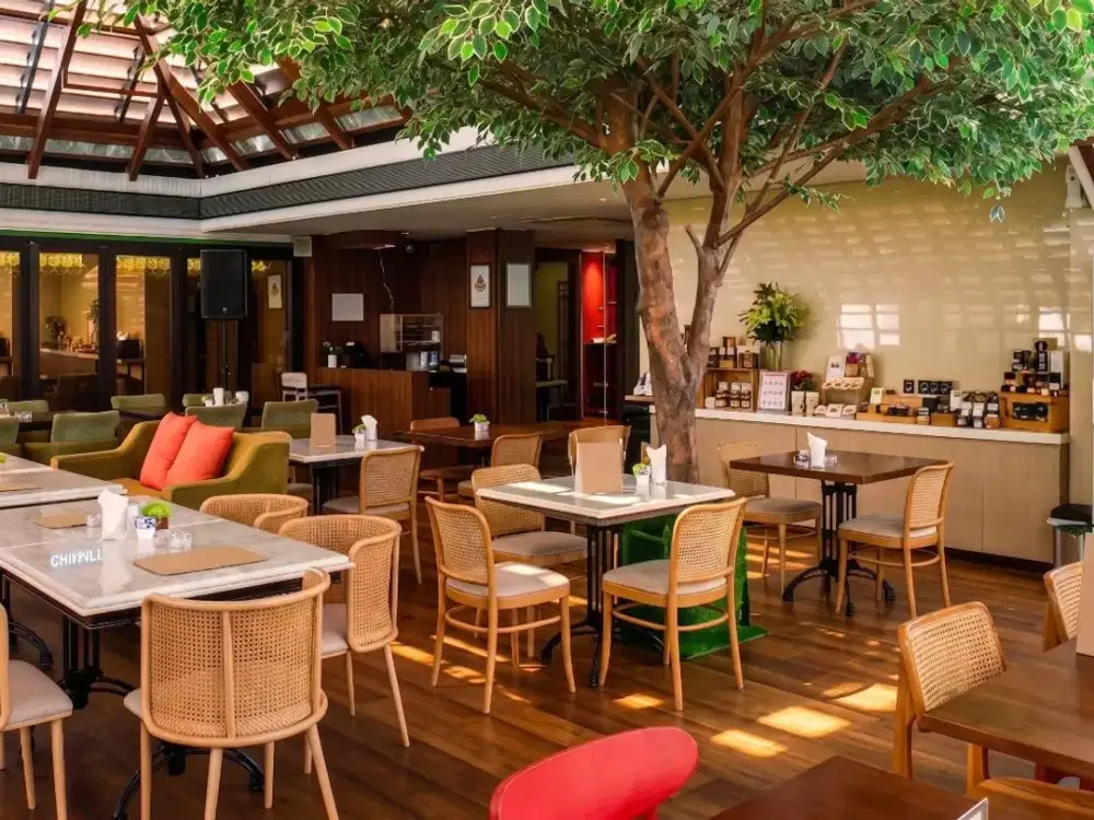 RUANG USAHA LANTAI 3 KEBAYORAN EKS CAFE COCOK UNTUK RESTO CAFE LOKASI STRATEGIS PARKIR LUAS