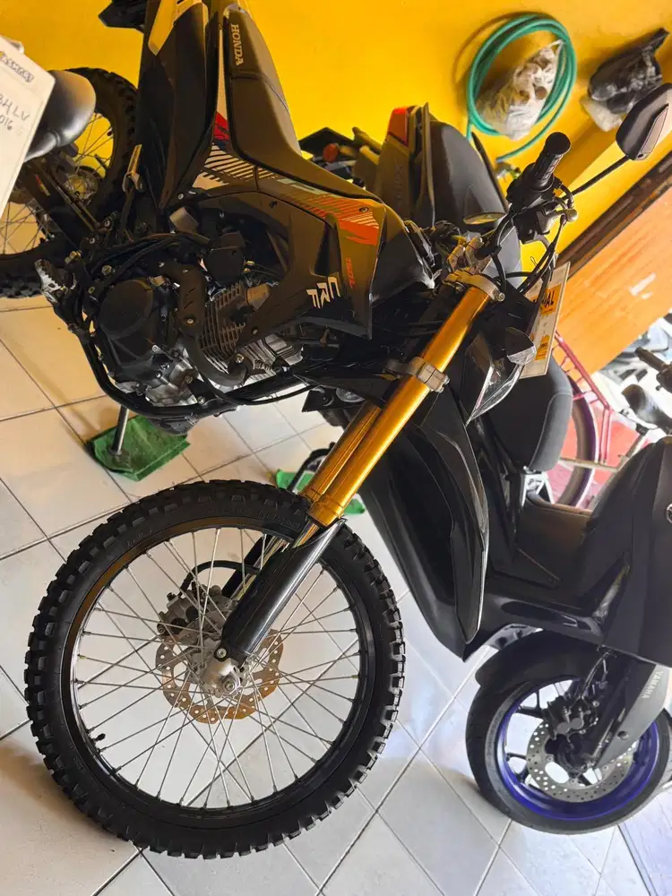 Honda CRF 2025 like new