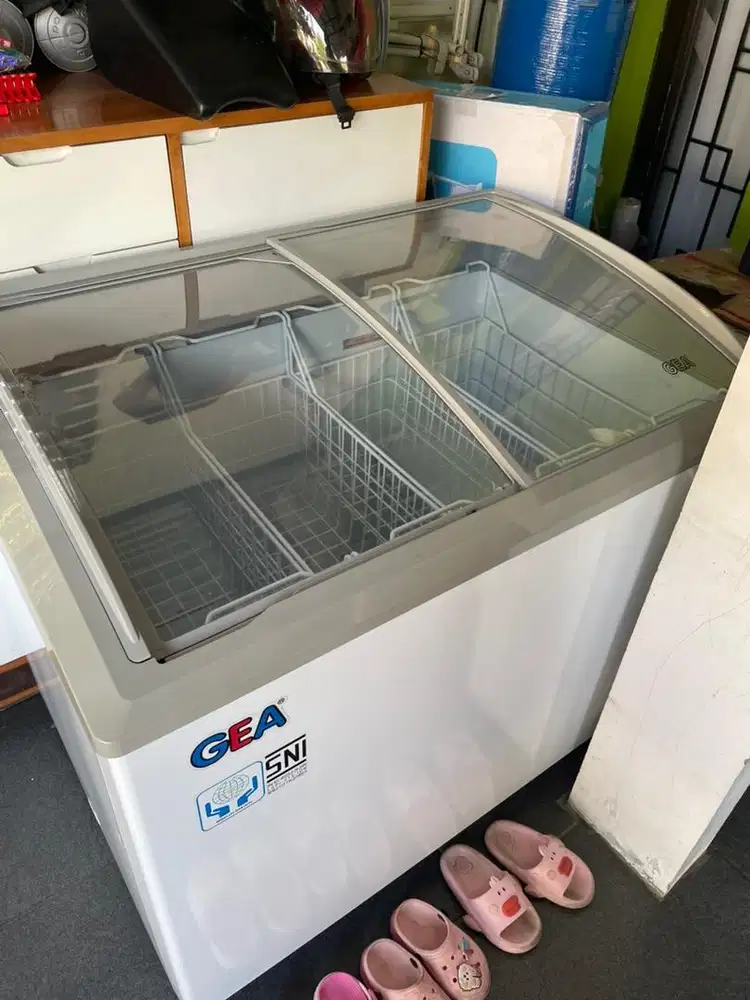 Jual Freezer kaca merk GEA