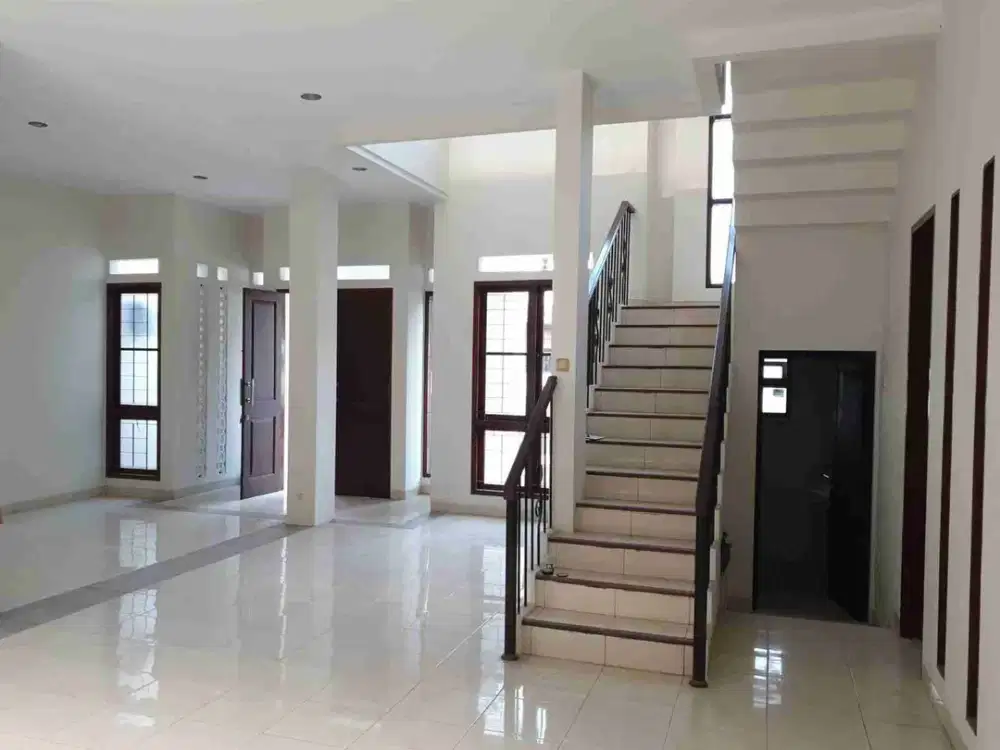 Dekat MRT Lebak Bulus, Dijual Rumah Siap Huni di Lebak Bulus Jakarta Selatan