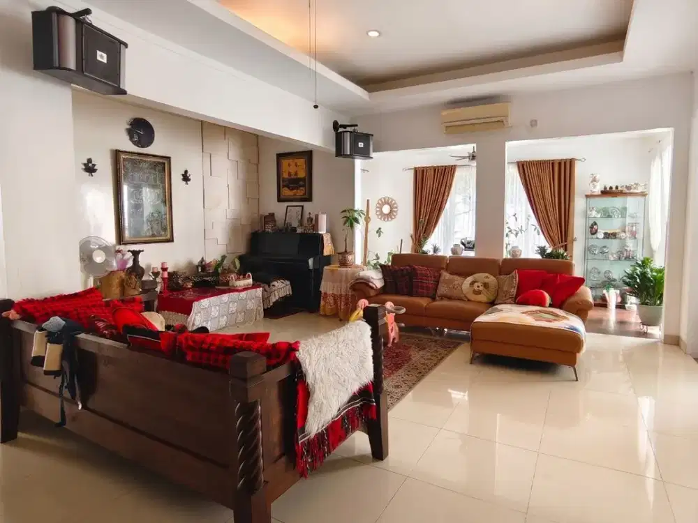 Rumah Mewah Tata Ruang Lapang di Kebayoran Bintaro GB-18358