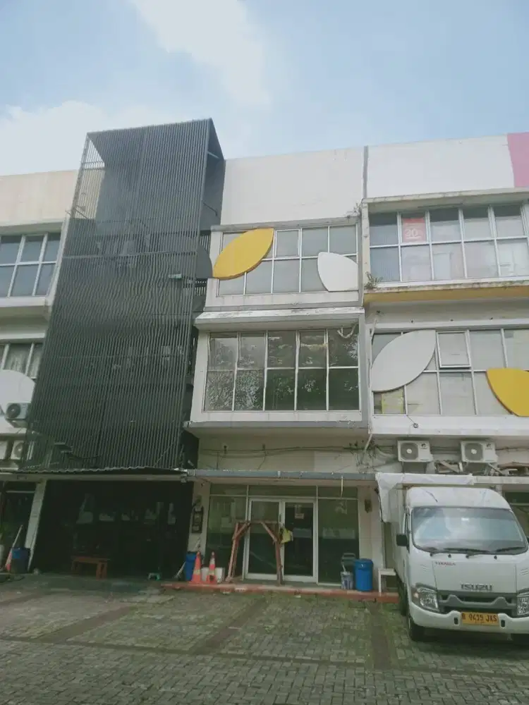 Super Murah! Ruko Strategis 3 Lantai Dekat Pasar Modern Paramount