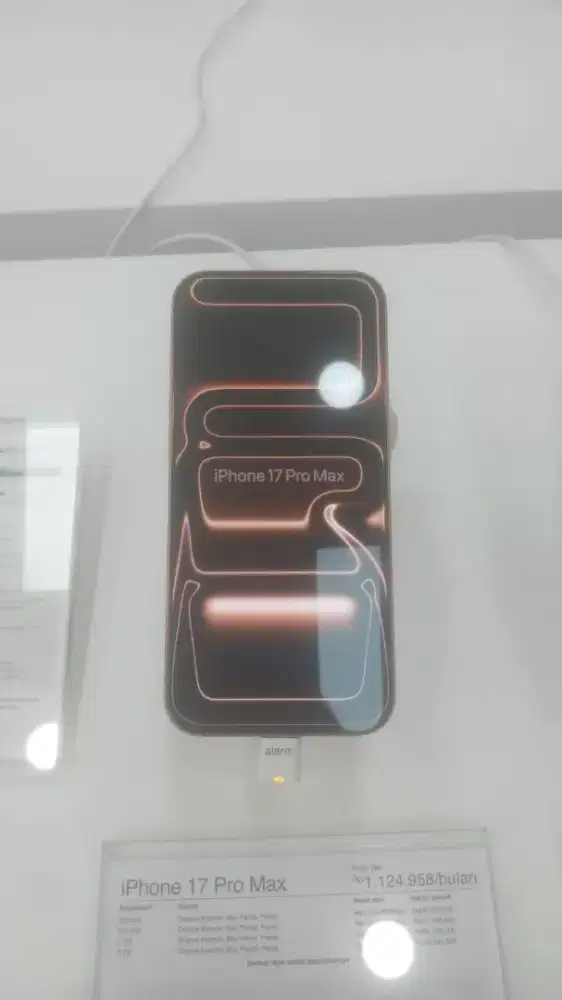 iPhone 17 pro, 256 GB warna oranye