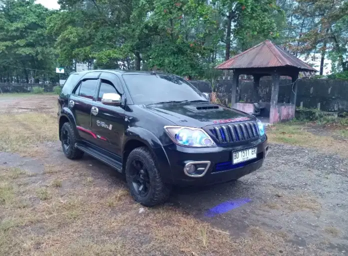 Toyota Fortuner 2005 Bensin