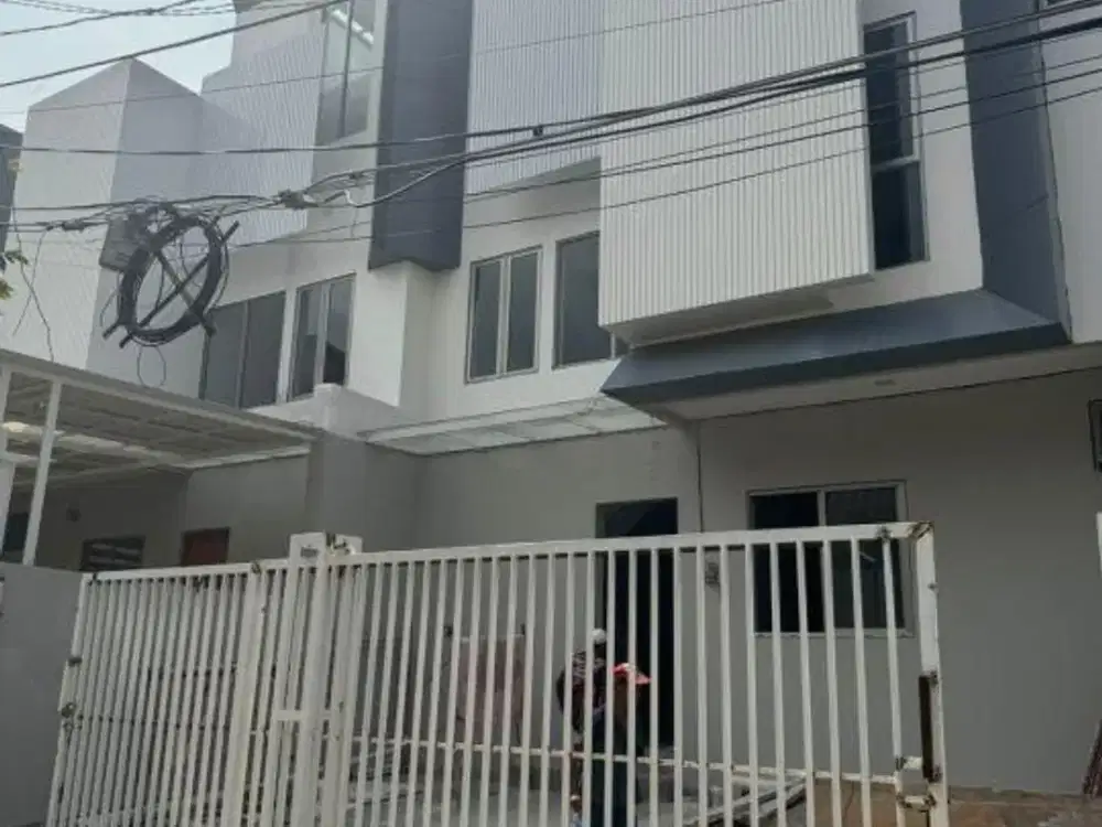 Rumah Baru Lebar 8M, 3 Lantai Modern, Cantik Jatipulo, Tomang, Jakarta Barat.