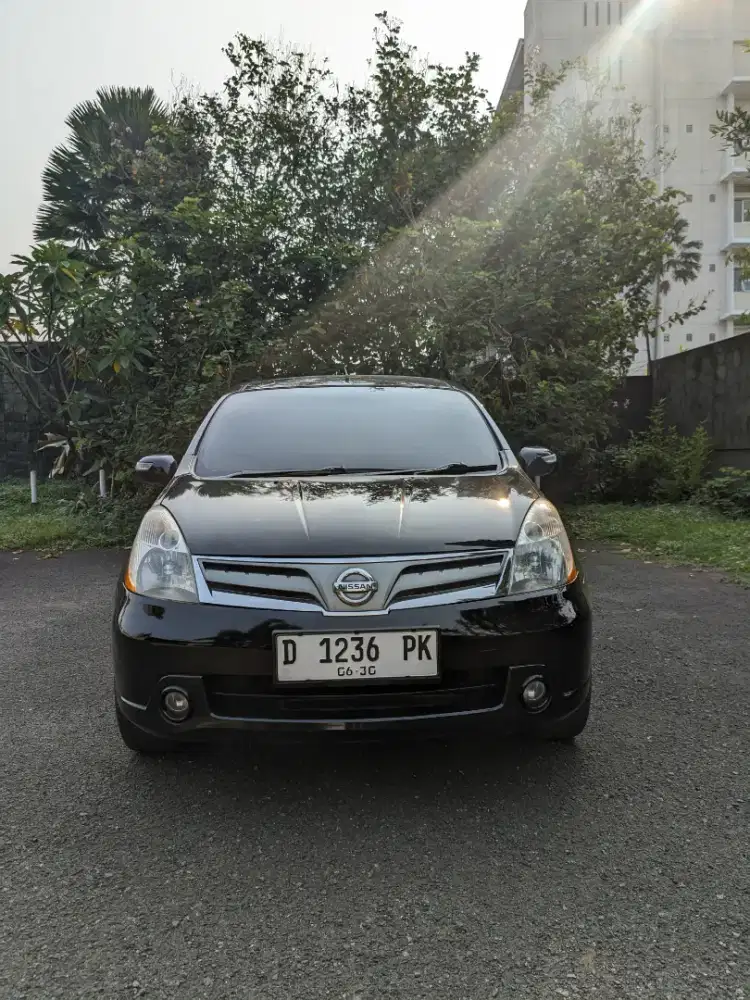 Nissan Grand livina XV Matic 2011