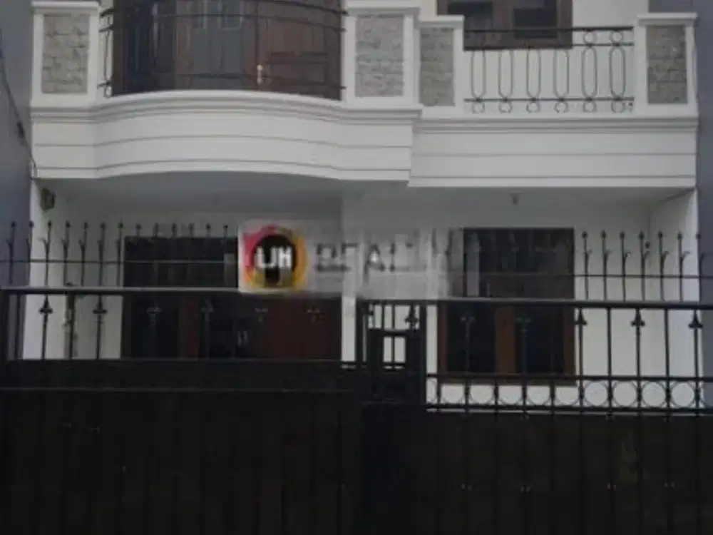 Di Sewakan Rumah Siap Huni, Strategis dan Lingkungan Nyaman di Tomang, Jakarta Barat