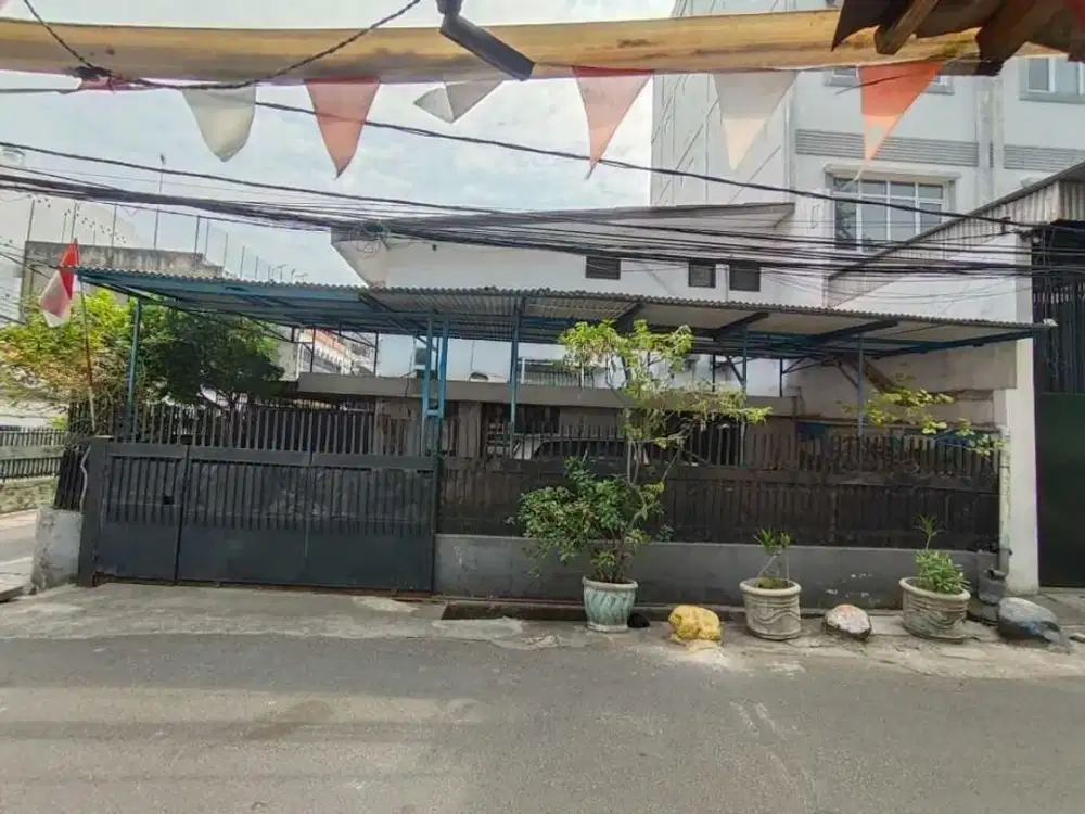 Di Jual Rumah Tua Cocok untuk Ruko, Kost di Mangga Besar, Taman Sari, Jakarta Barat