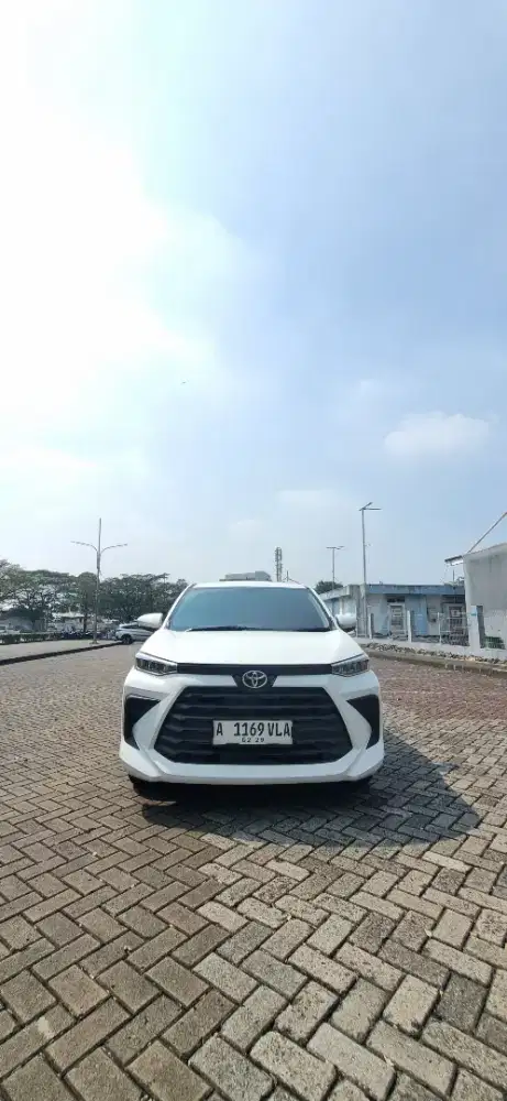 New Avanza 1.3 E AT 2023