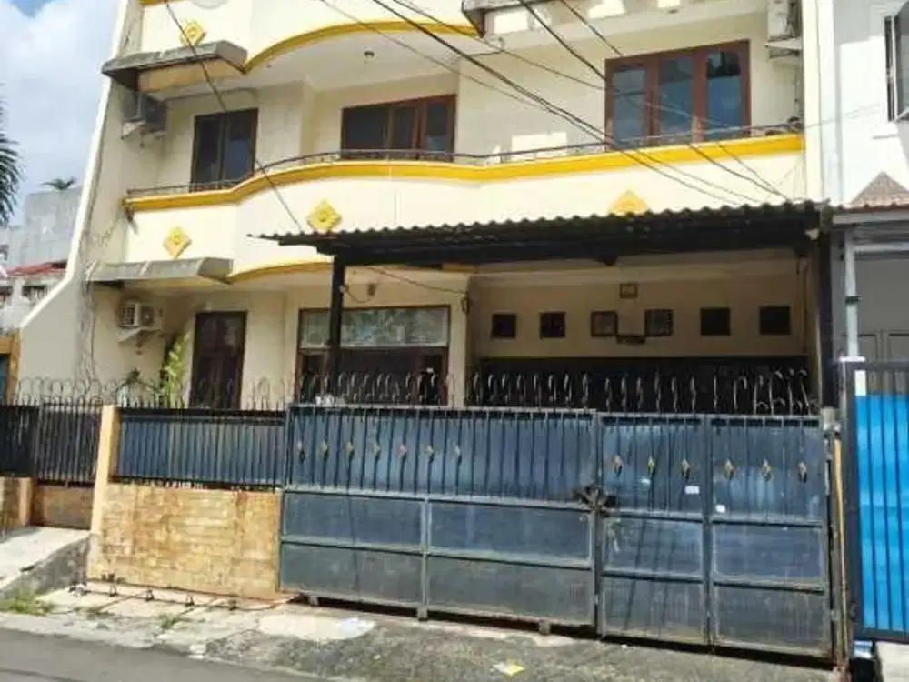 Disewakan rumah siap huni 2 1/2 lantai, Tanjung Duren, Jakarta Barat