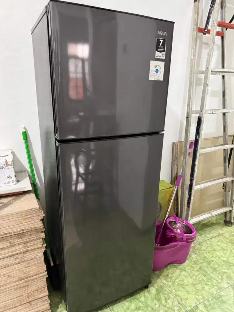 jual kulkas aqua masih mulus