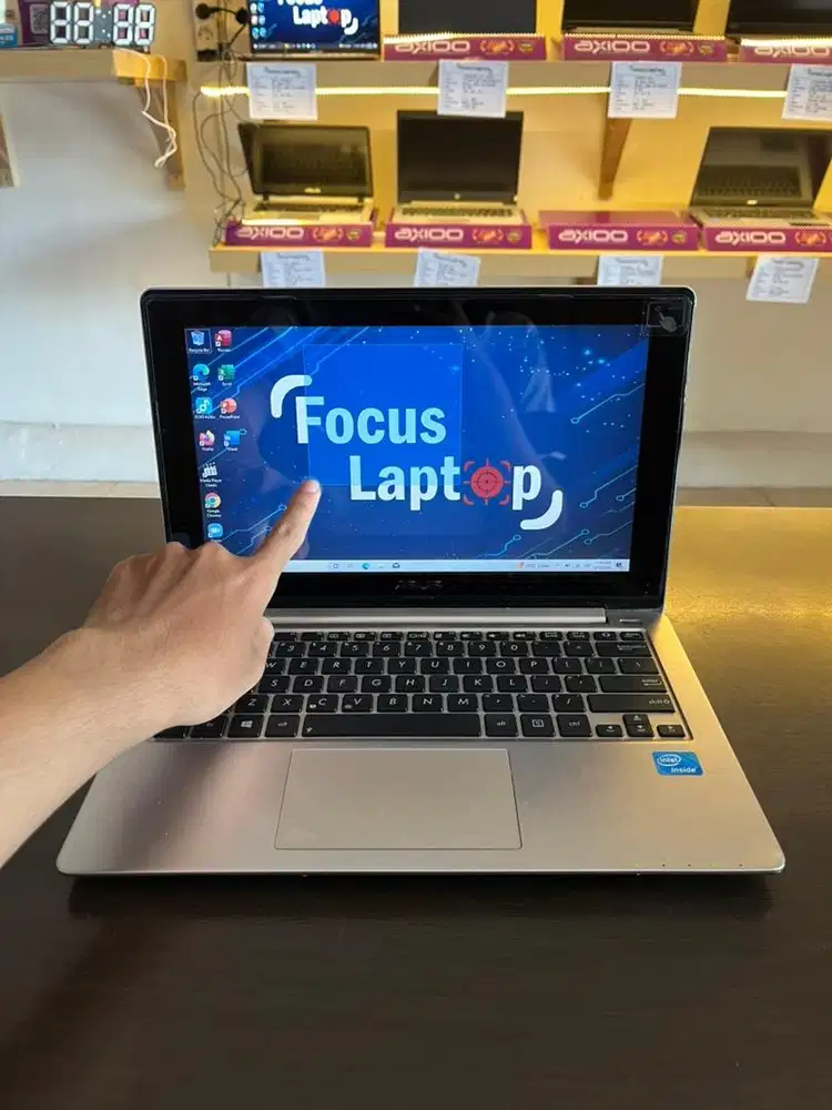ASUS S200E. 12 INCH TOUCHSCREEN.  CELERON 847. RAM 4 GB. SSD 128 GB