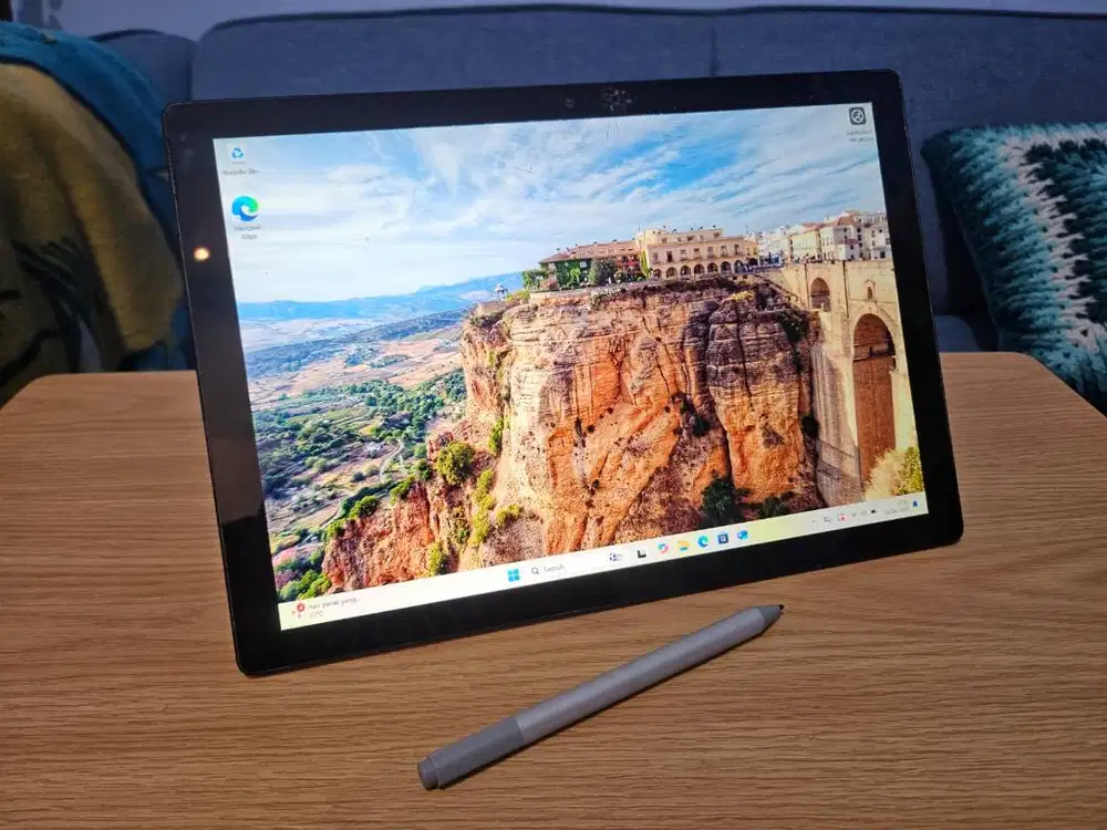 Microsoft Surface Pro 6 Core i5-8350U 256GB + Surface Pen Original