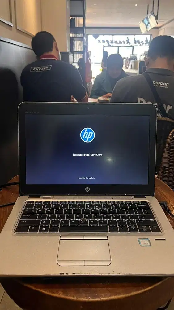 HP elite book 830 G5 i7 7gen
