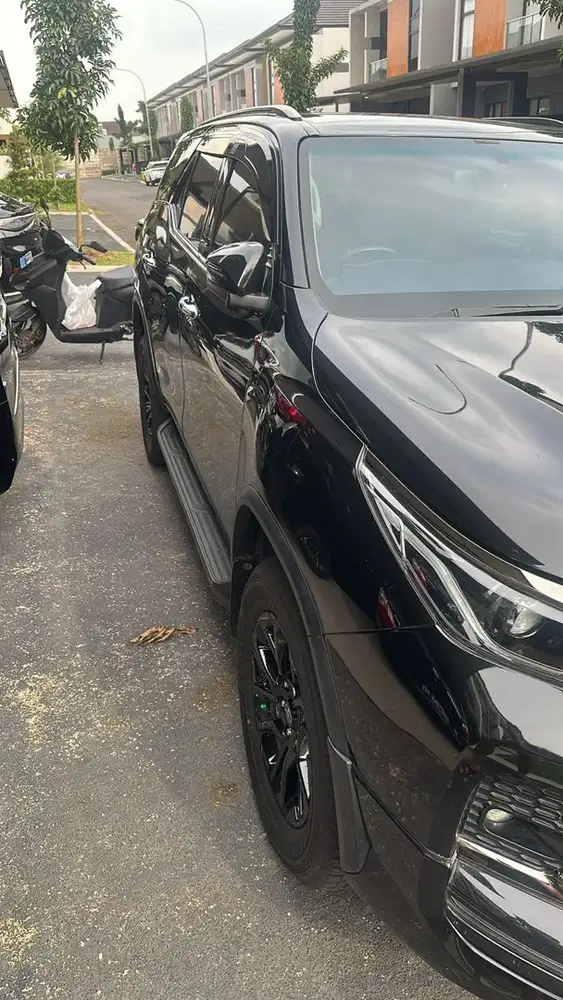 Fortuner GR Sport 2.8 AT 2023 Black KM50rb Istimewa