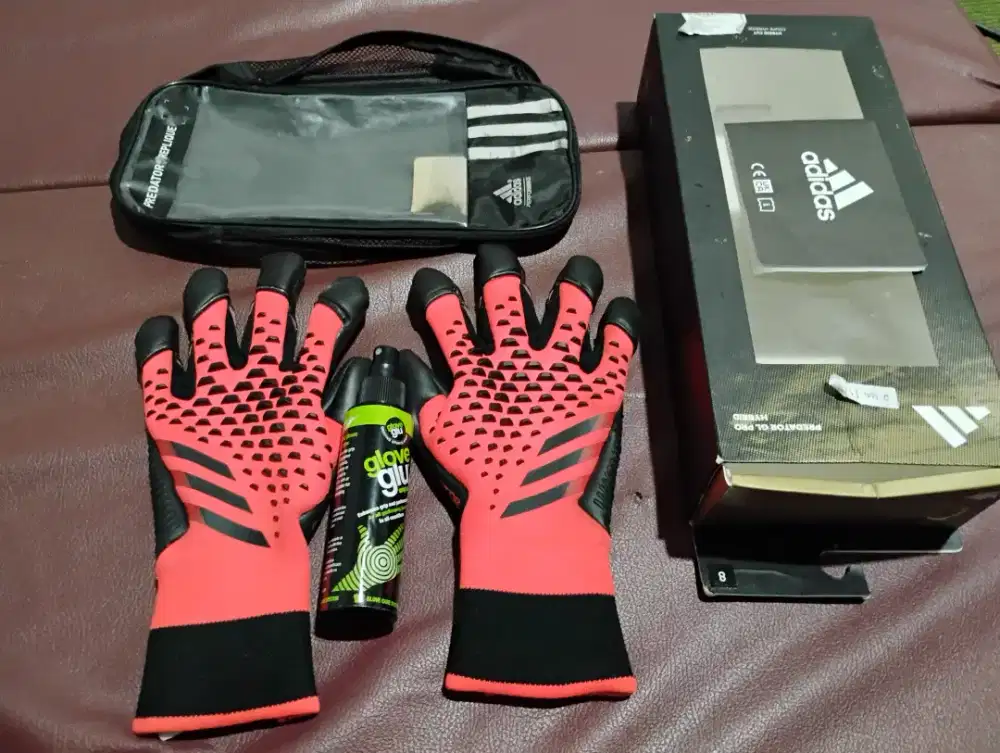 Sarung Tangan Sepak Bola