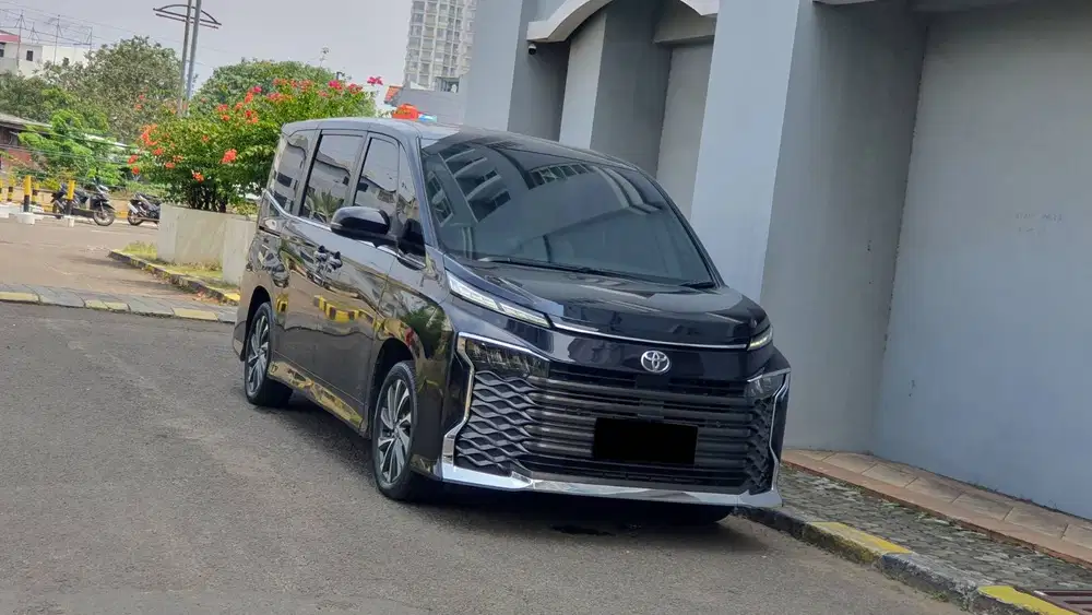 [ GARANSI 5TH ] Toyota Voxy 2.0 CVT TSS Camera360 2023/2024