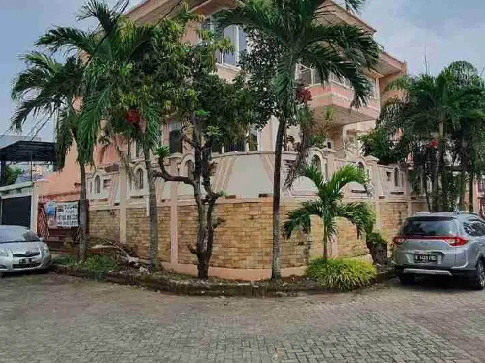 dijual rumah mewah hook ditaman Surya 5