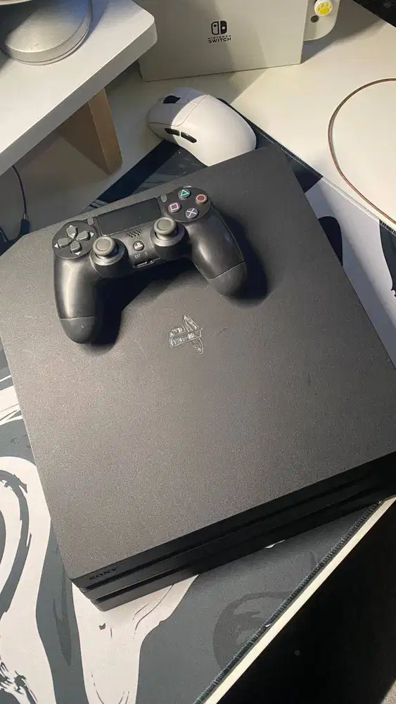 Playstation 4 Pro 1TB ORI (BONUS GTA 5)
