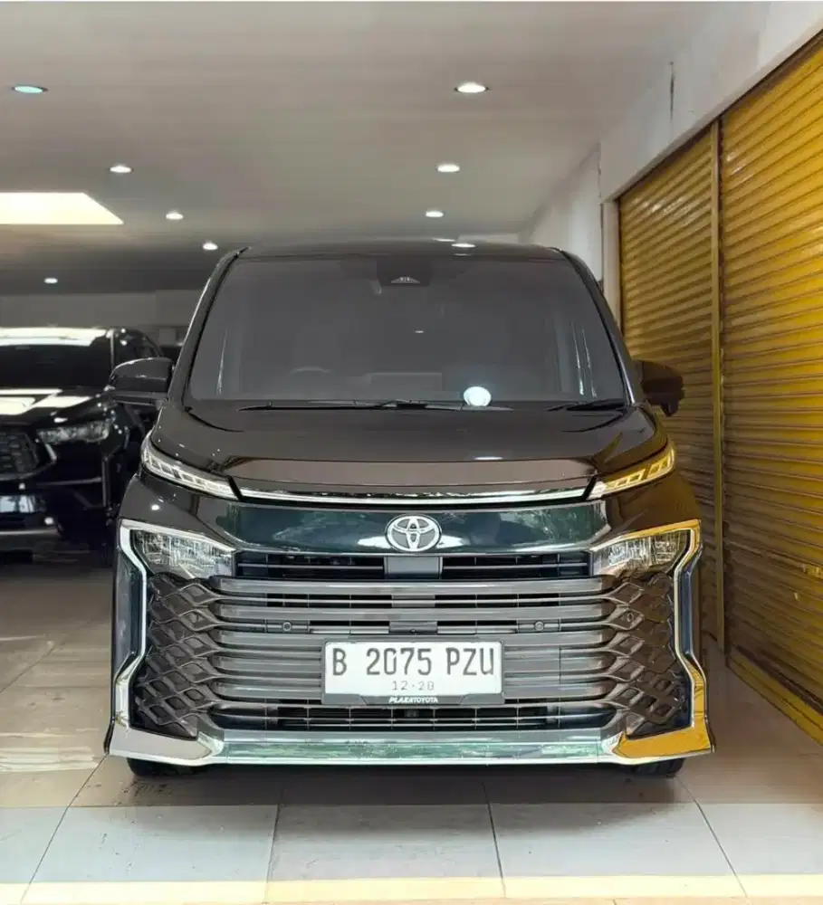 Toyota New Voxy 2.0 TSS
