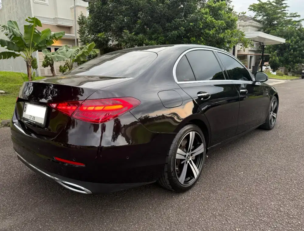 Dijual Mercedes Benz C200 Avantgarde 2023