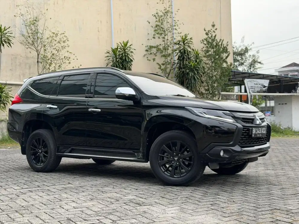 Mitsubishi Pajero Sport 2.4 Dakar 4x2 Sunroof AT 2016